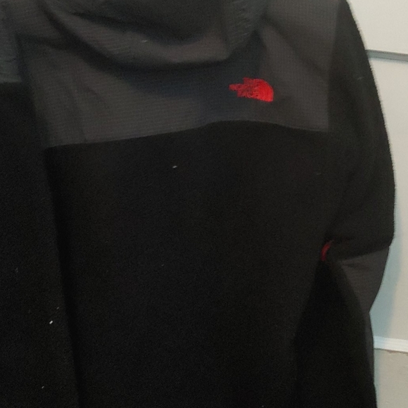 The North Face Black  Polartec recycled Jacket - Picture 2 of 4